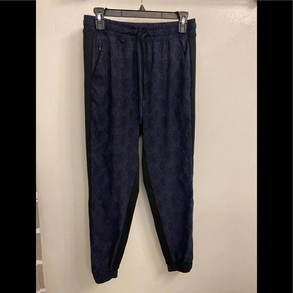 Athleta Brooklyn Jogger Black & Blue Size 4 - Picture 3 of 6